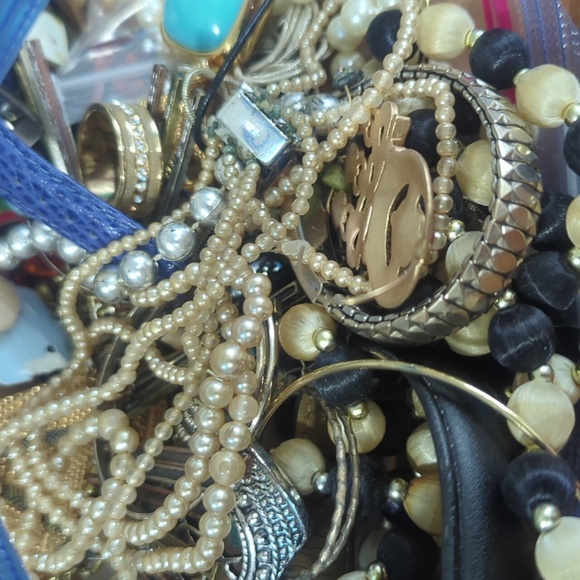 Assorted Bulk Jewelry Collection with Watches crafting imperfect 3.8lbs - Picture 11 of 12